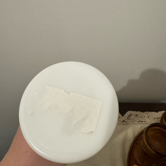 Milk White Vase - Picture 4 of 4